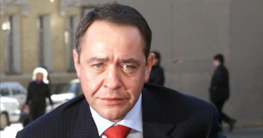 Михаил Лесин покинул Россию после конфликта с Юрием Ковальчуком, имея большие личные интересы в сделках